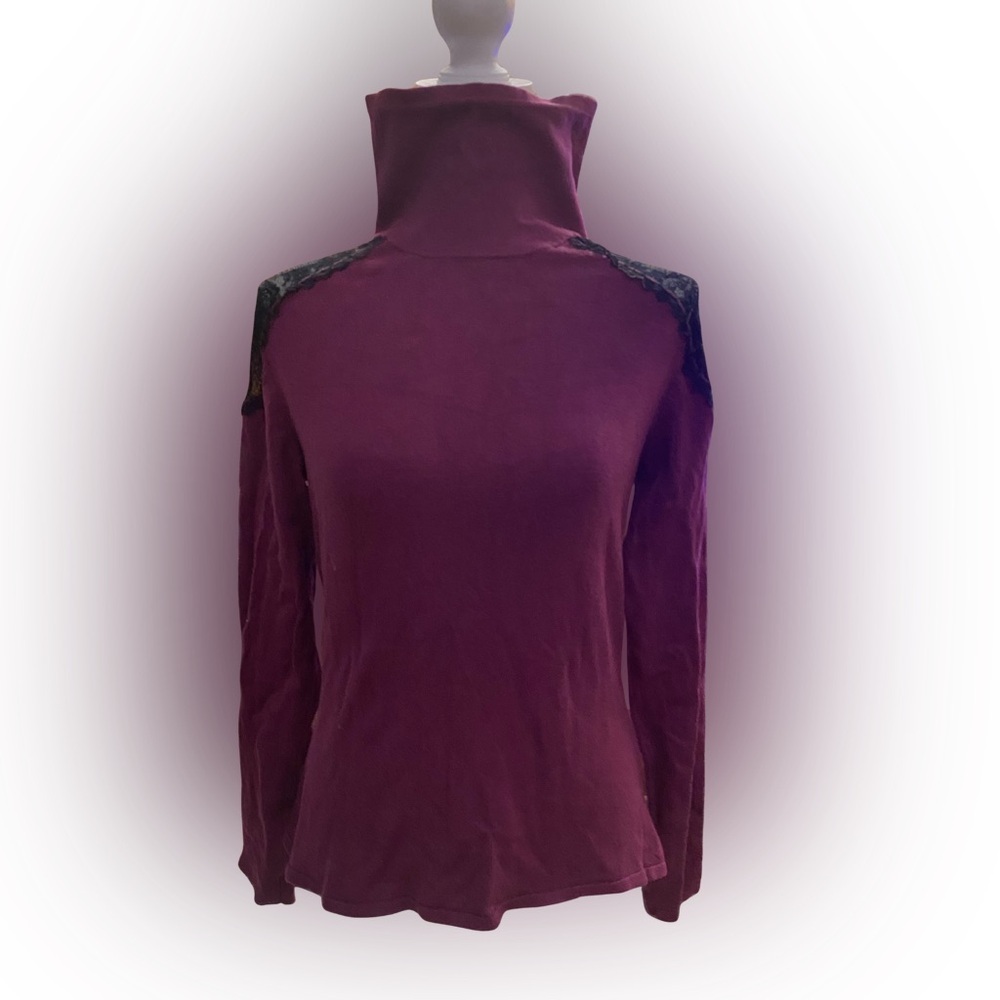 EUC Fuchsia Turtleneck Sweater w/ Black Lace Shoulders – Medium